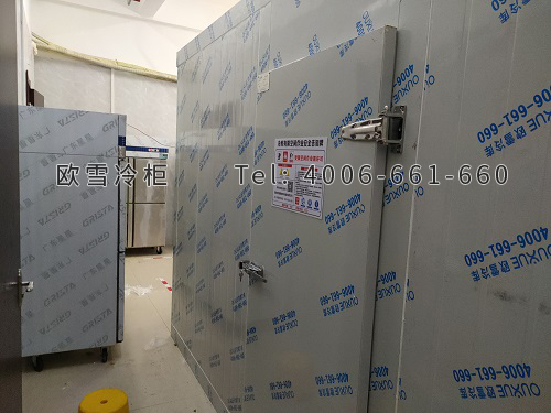冷庫(kù)安裝.jpg 冷庫(kù)安裝.jpg